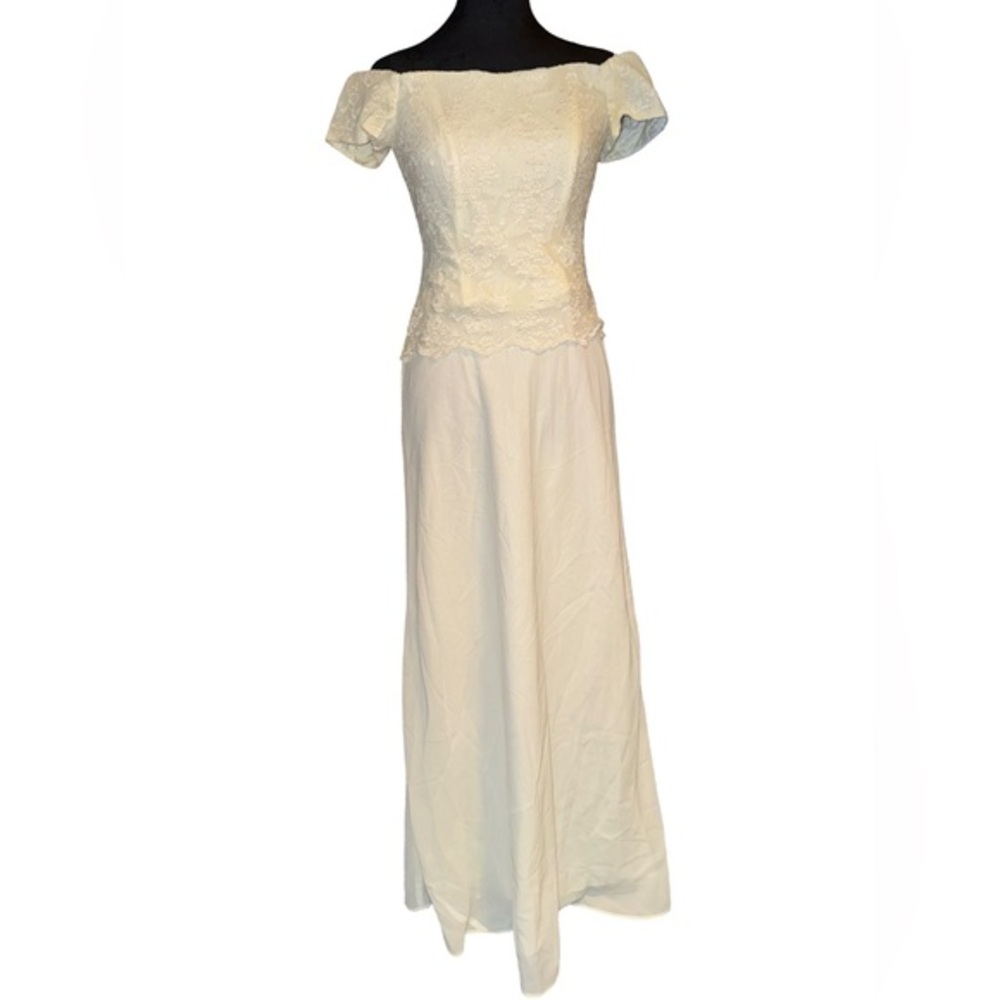 Vintage Cachet Gown 6 Ivory Floral Lace Bodice Off Shoulder Chiffon Layered Y2K‎